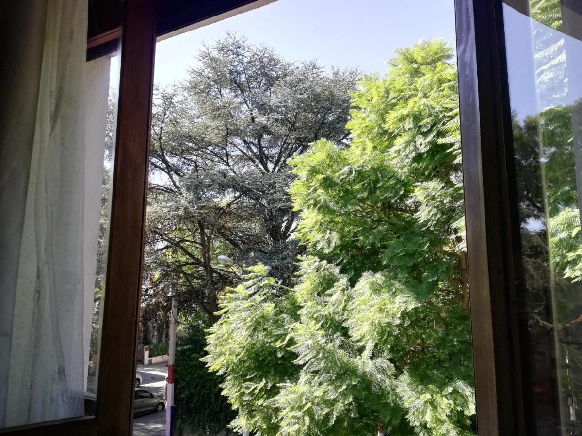Private Room In Beautiful Home Montevideo Exterior foto