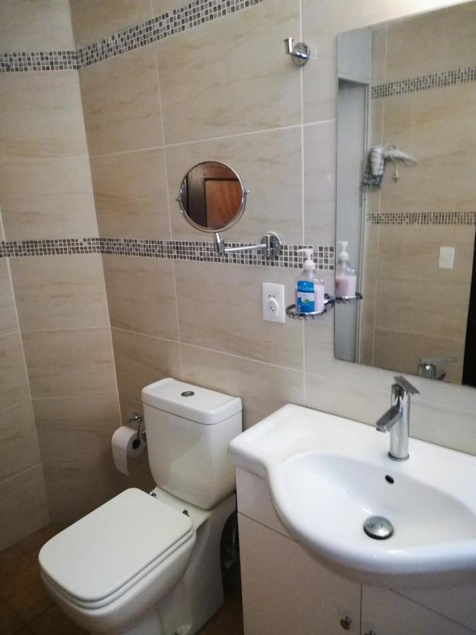 Private Room In Beautiful Home Montevideo Exterior foto