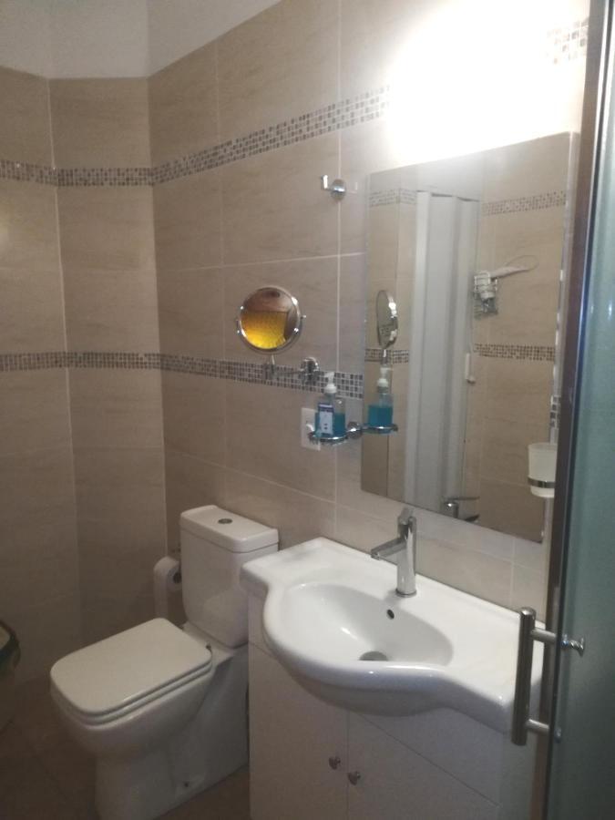 Private Room In Beautiful Home Montevideo Exterior foto