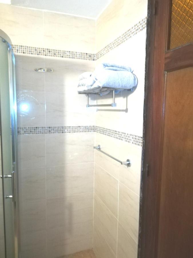 Private Room In Beautiful Home Montevideo Exterior foto